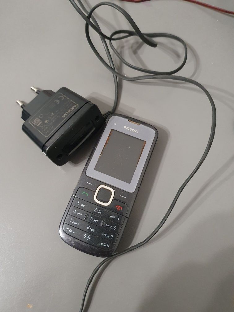 Telefon Nokia C1 i ładowarka na części