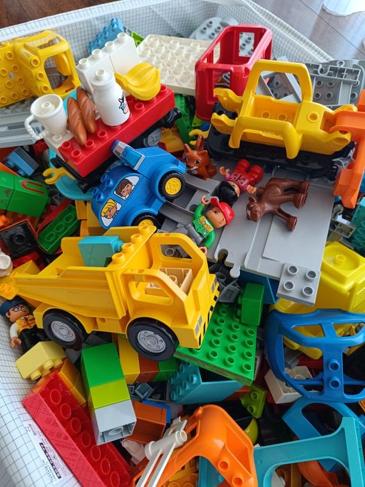 Novo preço ** Caixa com Legos grandes