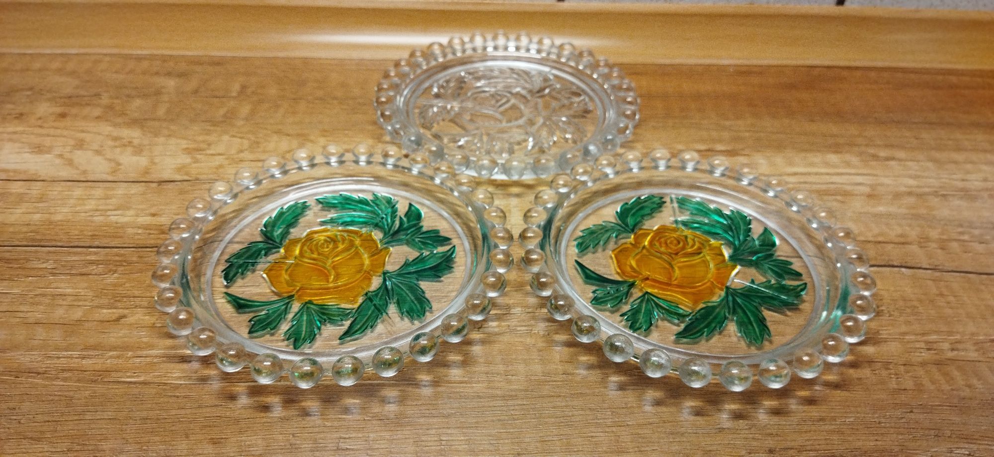 PRL malowane podstawki pod szklanki z perełkami z różą Ząbkowice