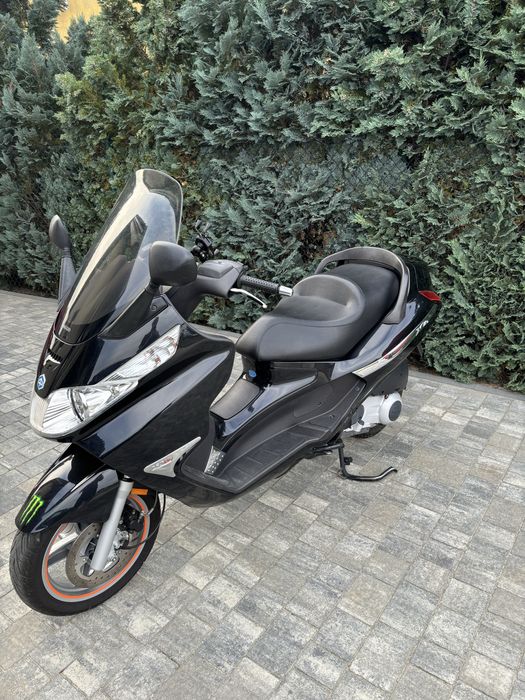 Skuter Piaggio X 8 250