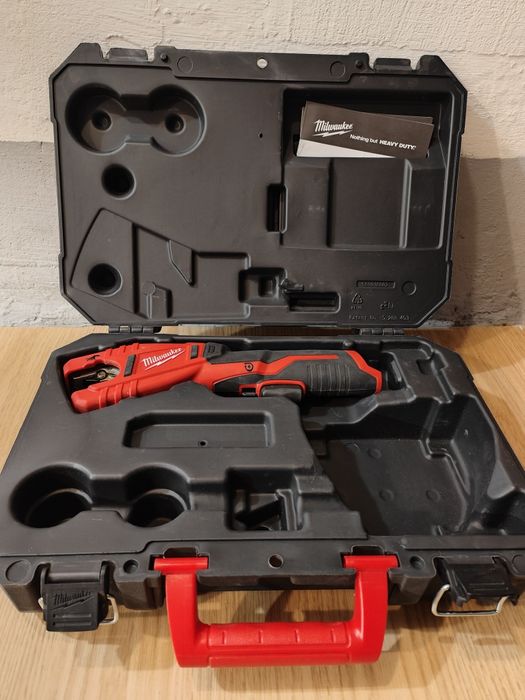 Maszyna do cięcia rur Obcinacz Milwaukee