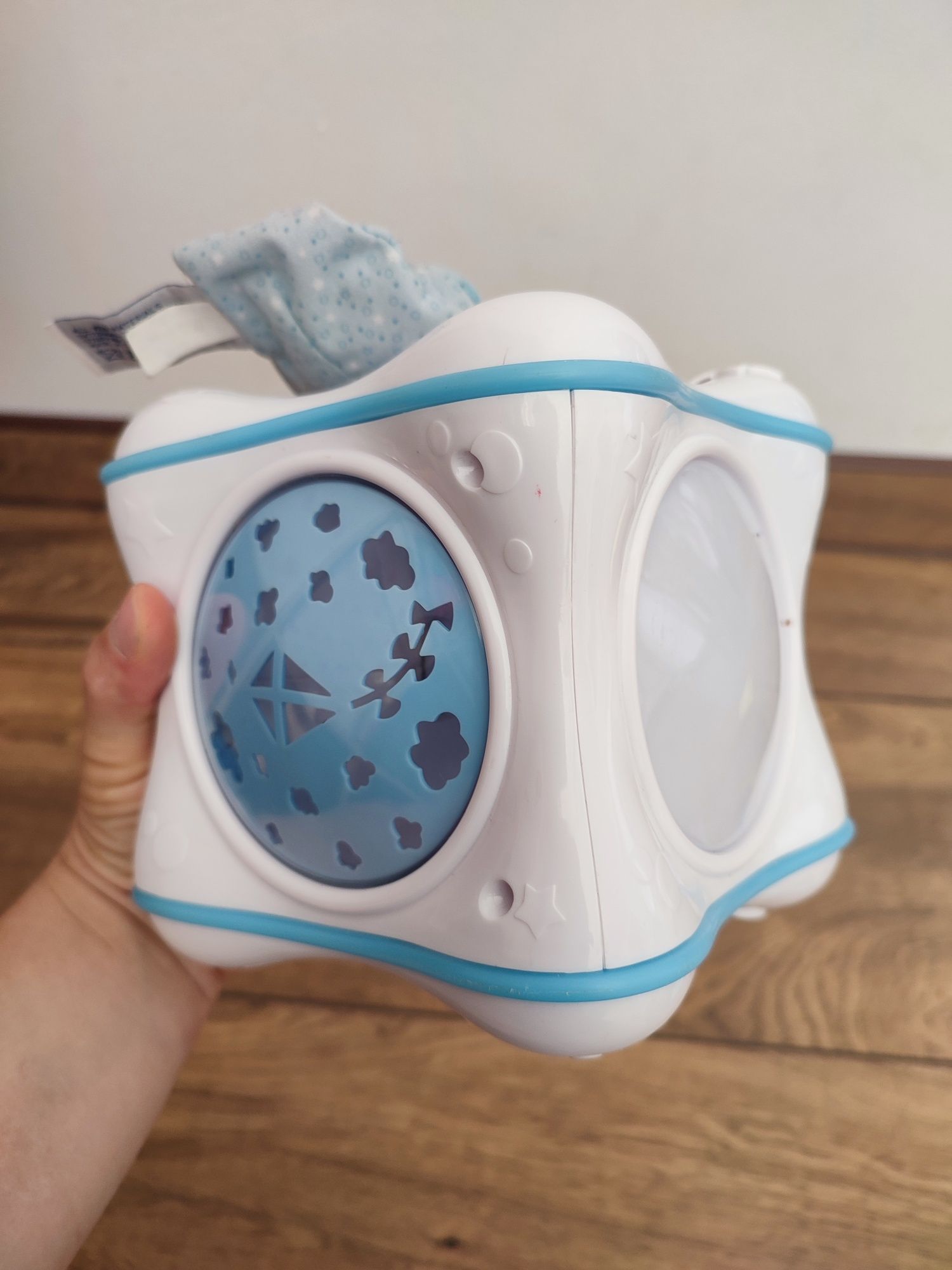 Chicco tęczowa kostka projektor lampka