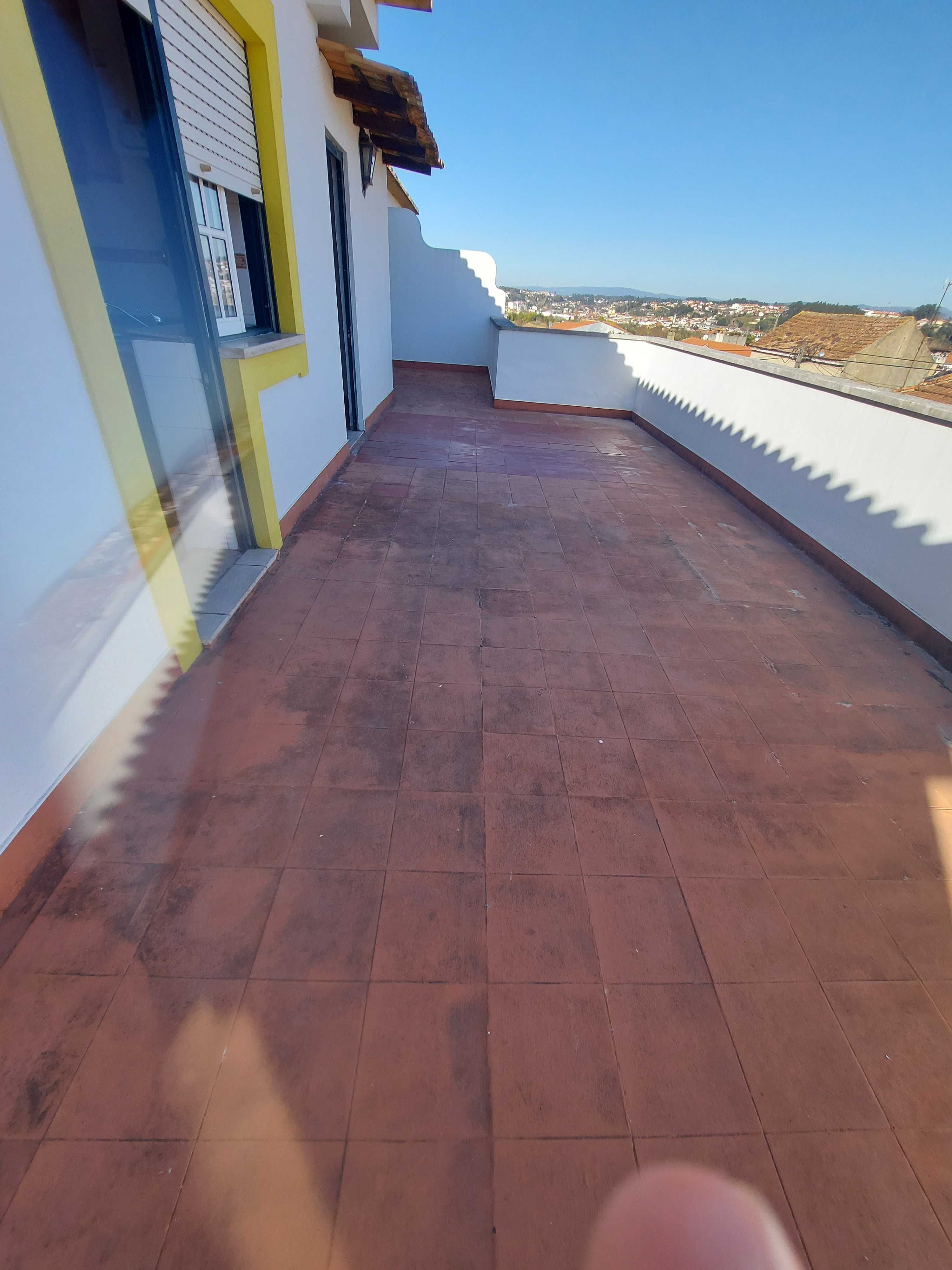 APARTAMENTO T3 com TERRAÇO Panorâmico – Último Andar com GARAGEM