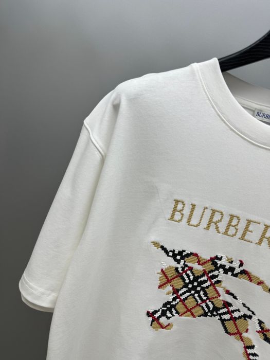 Футболка burberry з вишивкою розміри M,L