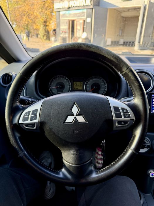 Mitsubishi Colt 2010 1.3 Расход 5-6л