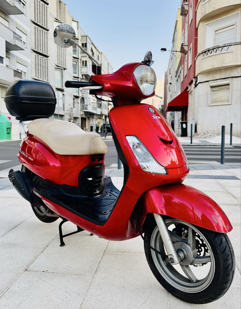 LINDA SCOOTER Sym FIDDLE 2 125S 2011 com 25mil kms apenas!