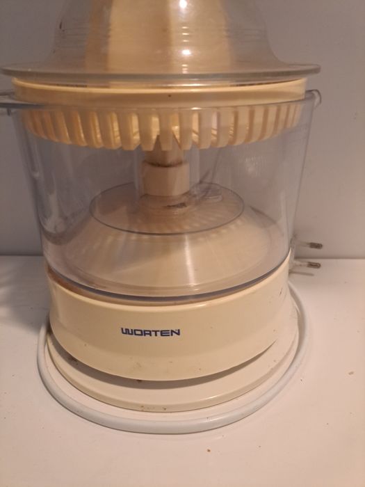 Espremedor elétrico