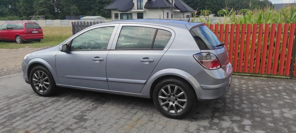 Opel Astra h 1,6 B+G