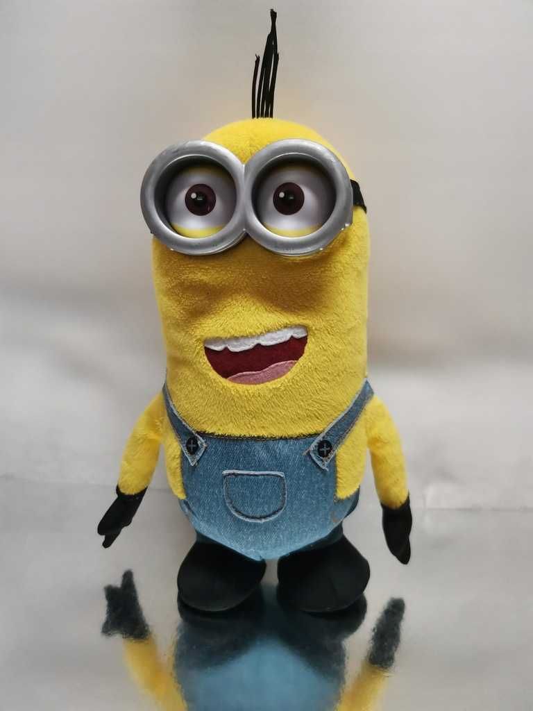 Minionek Kevin maskotka Minionki plastikowe gogle 29cm