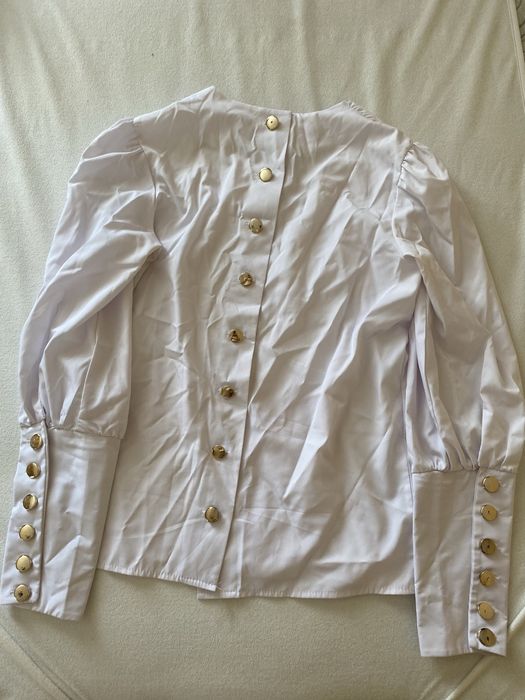 Блуза жіноча біла з гудзиками