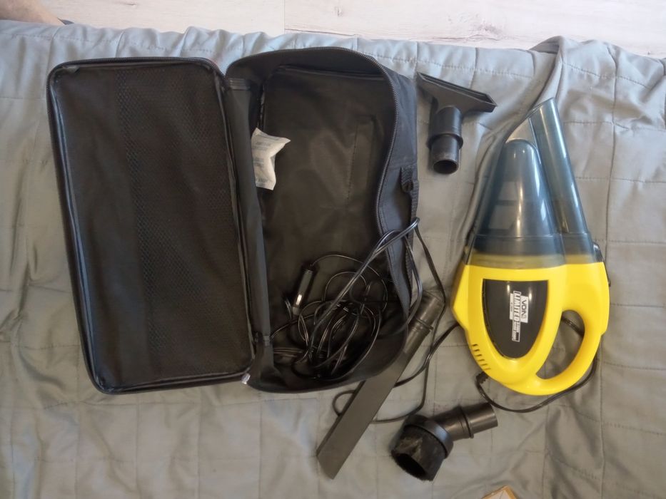 Продам пылесос для автомобиля.