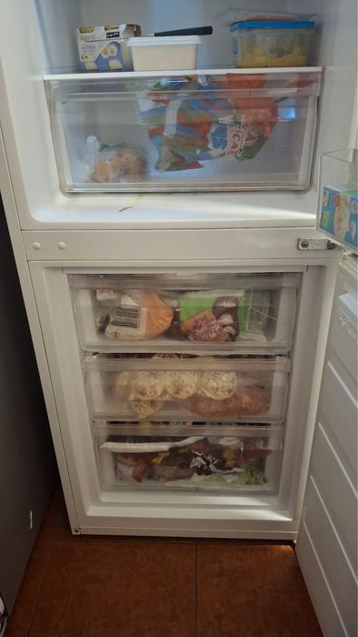 Frigorífico em muito bom estado