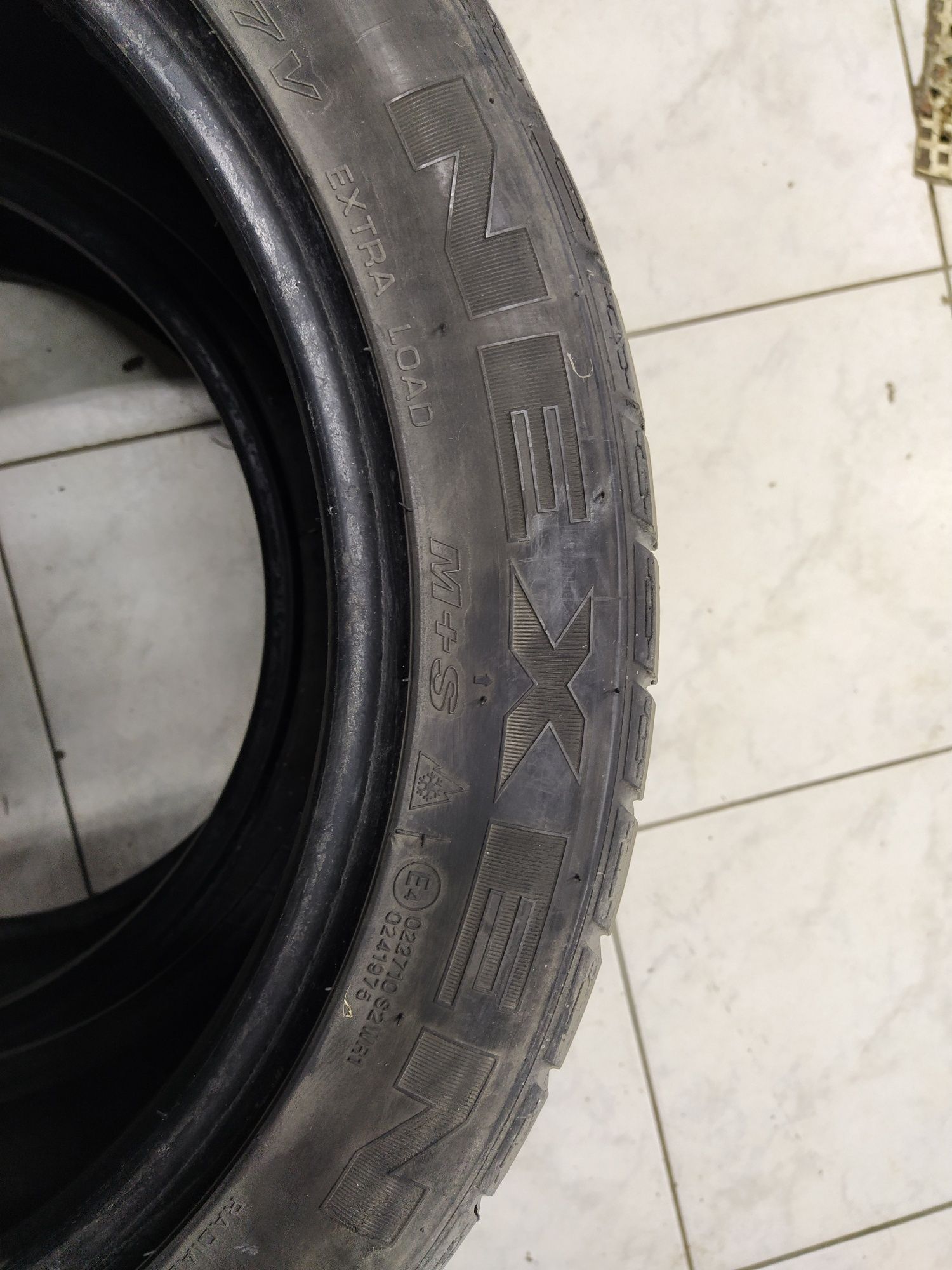 2 Opony zimowe 235/45r17 NEXEN