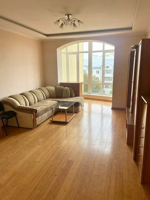 Здається 3-кімнатна квартира