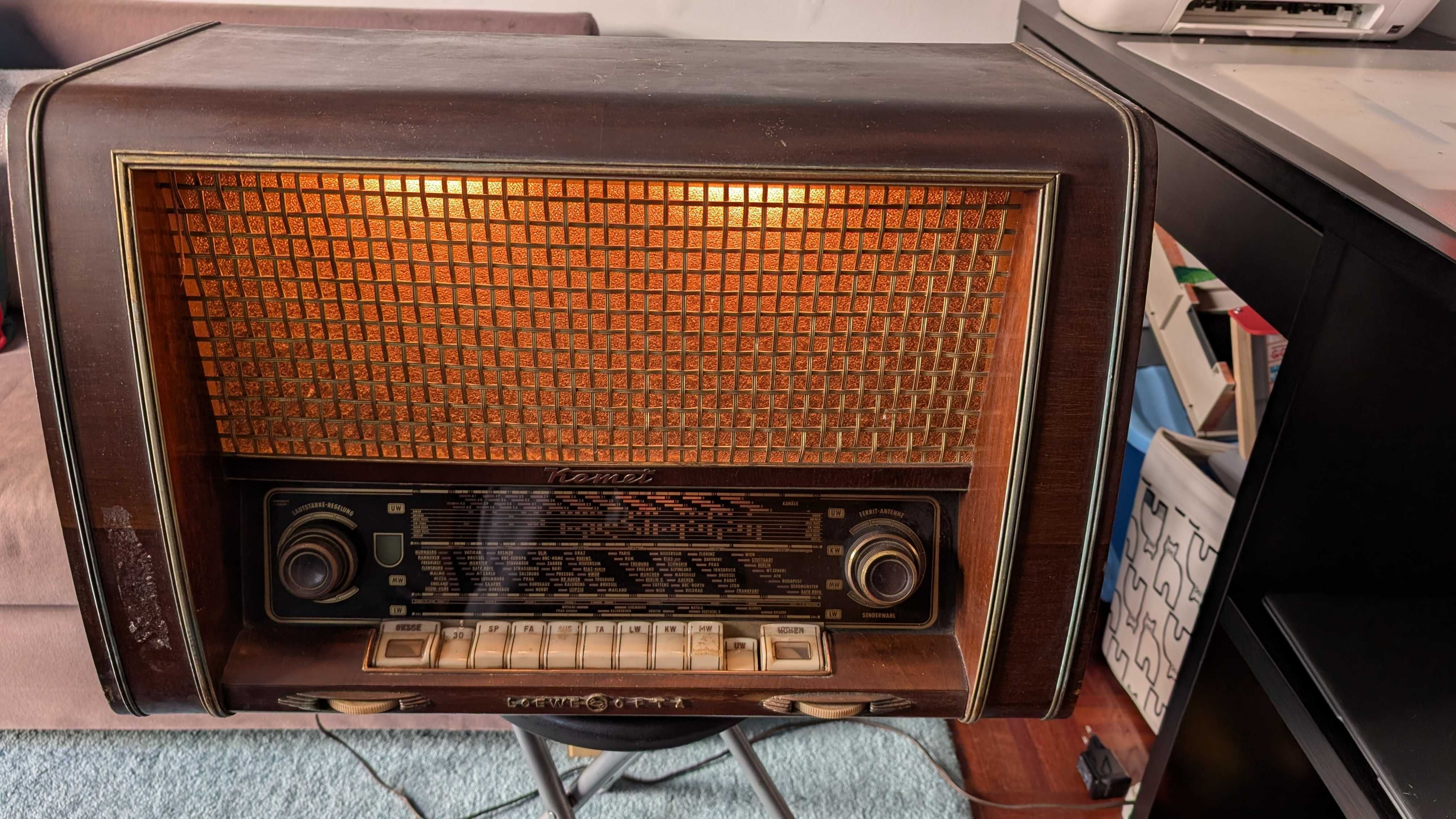 Radio antigo Loewe Opta 782W