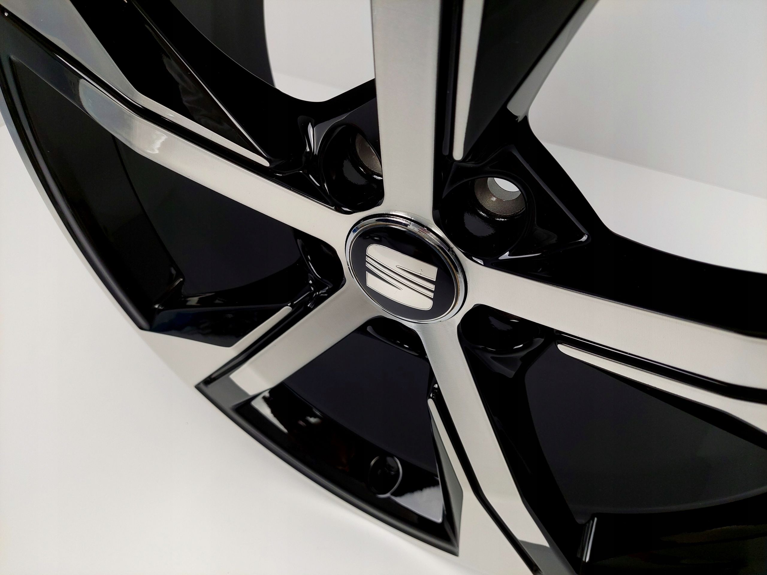 FABRYCZNIE NOWE Felgi Seat 17" Arona Ibiza Leon Toledo