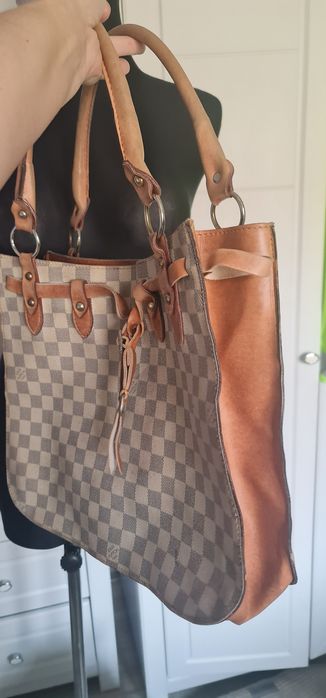 Dwie duże torebki logo