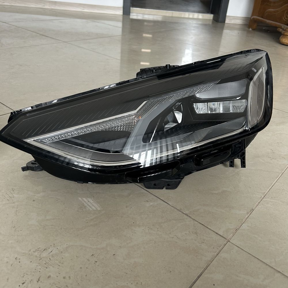 Lampy przód Audi A4 B9 Lift europa komplet Led