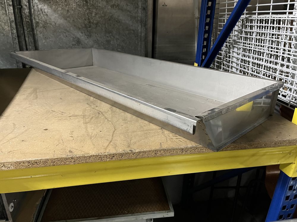 Tabuleiro em inox 1.33mt x 57cm
