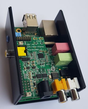 Wolfson Pi Audio DAC 24bit + Raspberry Pi ver.B + box
