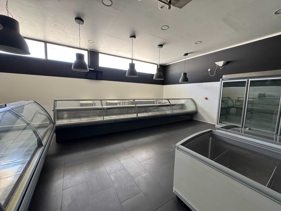 Vitrinas Refrigeradas Profissionais para Talho/Supermercado - 6,4m