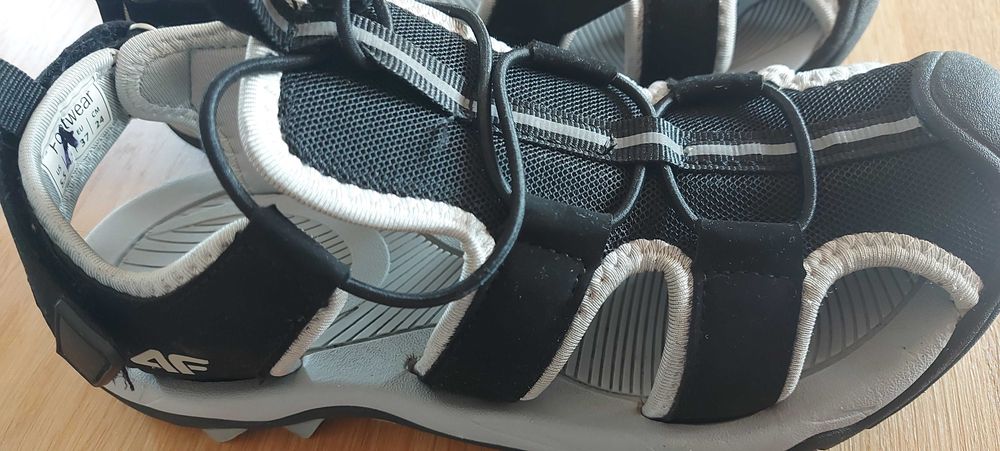 Sandały chłopięce 4f rozmiar 37