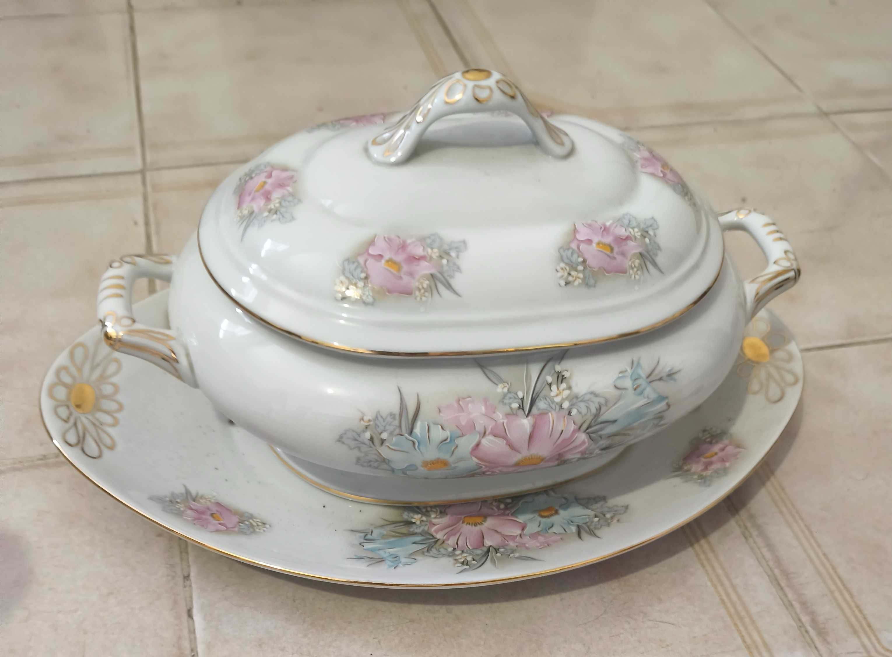 Terrina em porcelana spodart