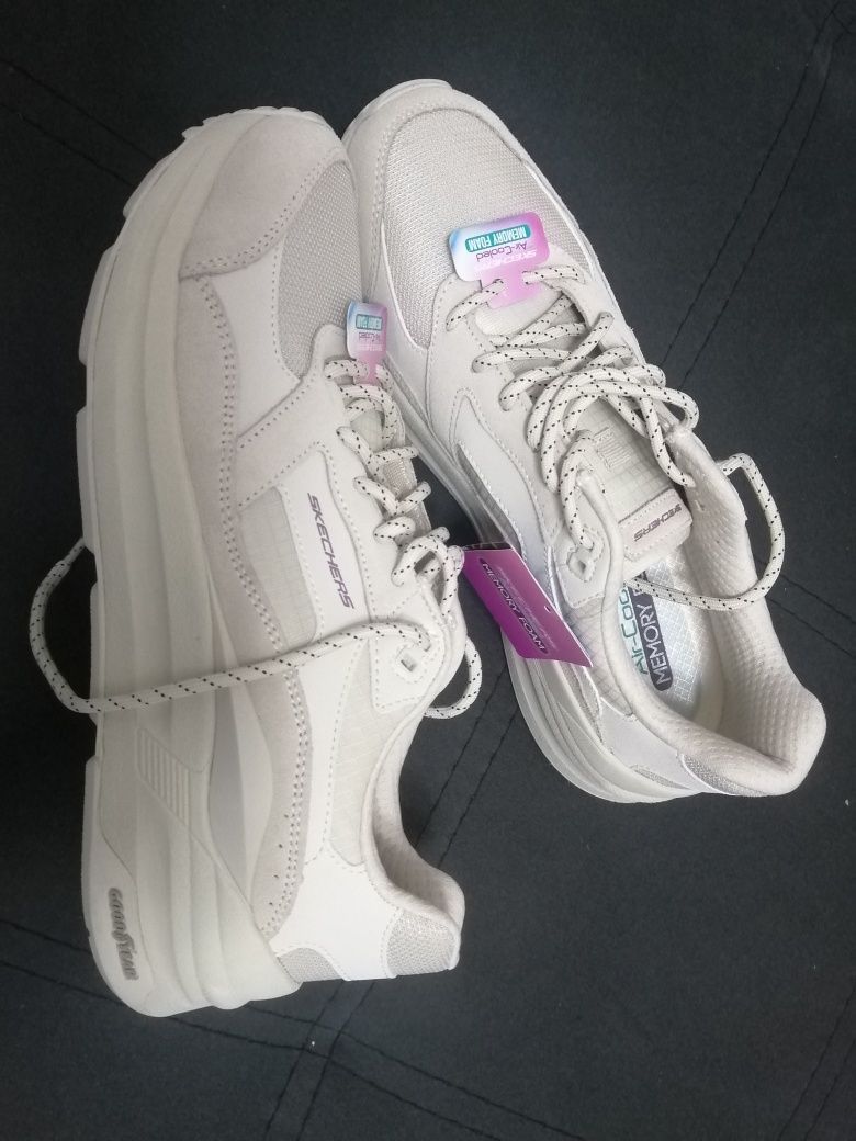 Sapatilhas sketchers n40 mas calça bem, novas originais sem caixa