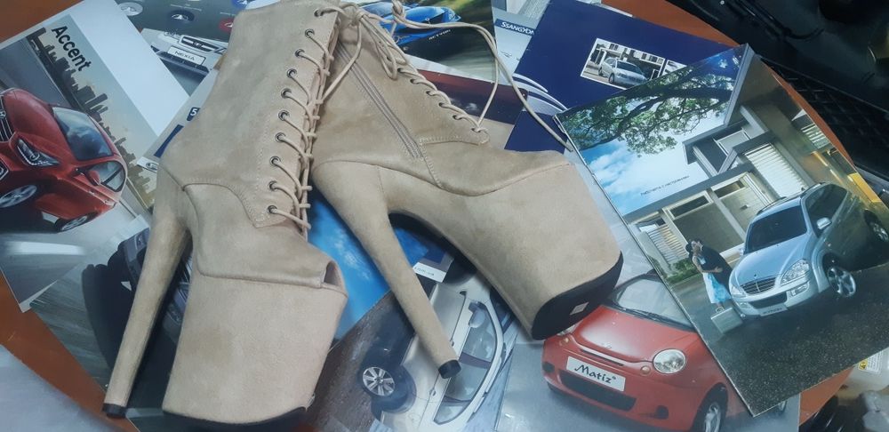 Стріпи ексклюзив