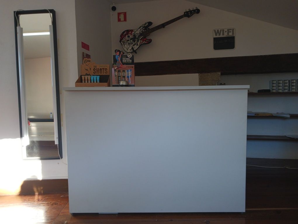 Balcão de atendimento recepção / com secretária