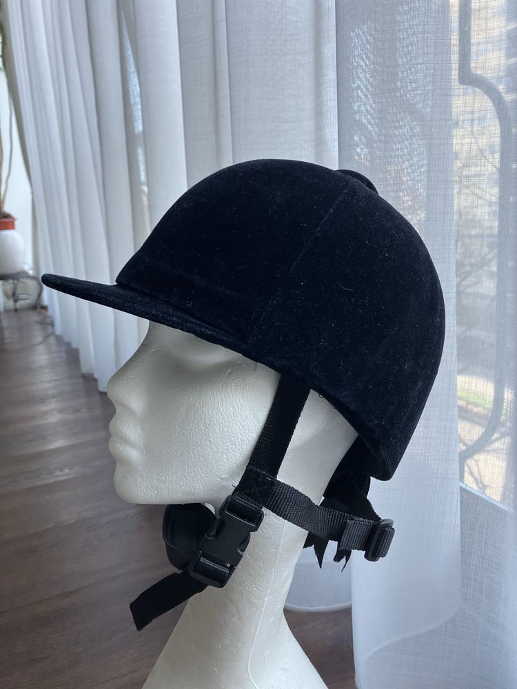 Toque Wembley veludo preto tamanho 60