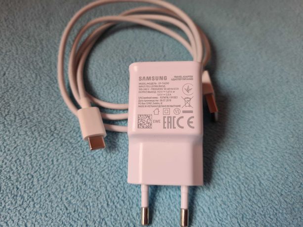 Оригинальное зарядное устройство с кабелем Samsung EP-TA200