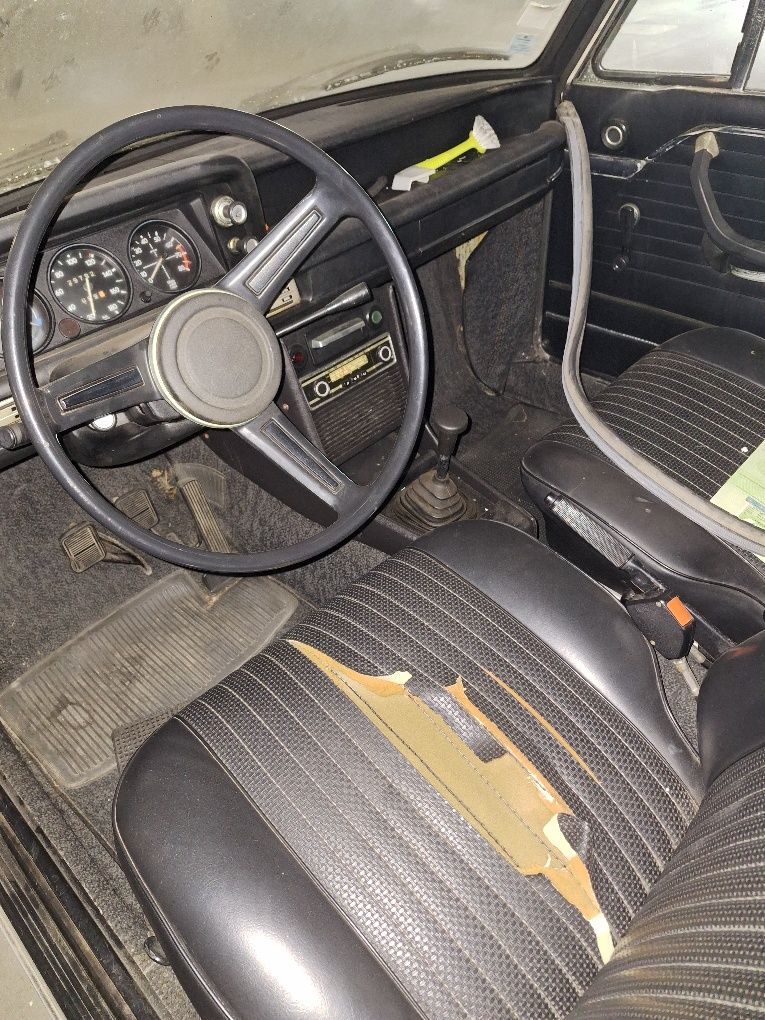 Vendo BMW 1602 faróis quadrados.