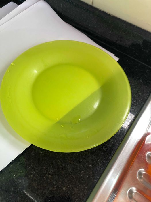 prato de sobremesa verde