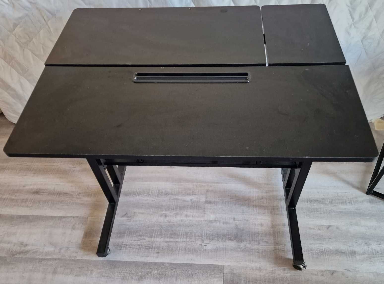 Mesa Computador Ajustável com Rodas