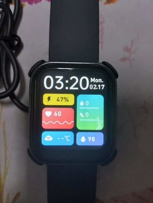 Smartwatch novo com várias funções