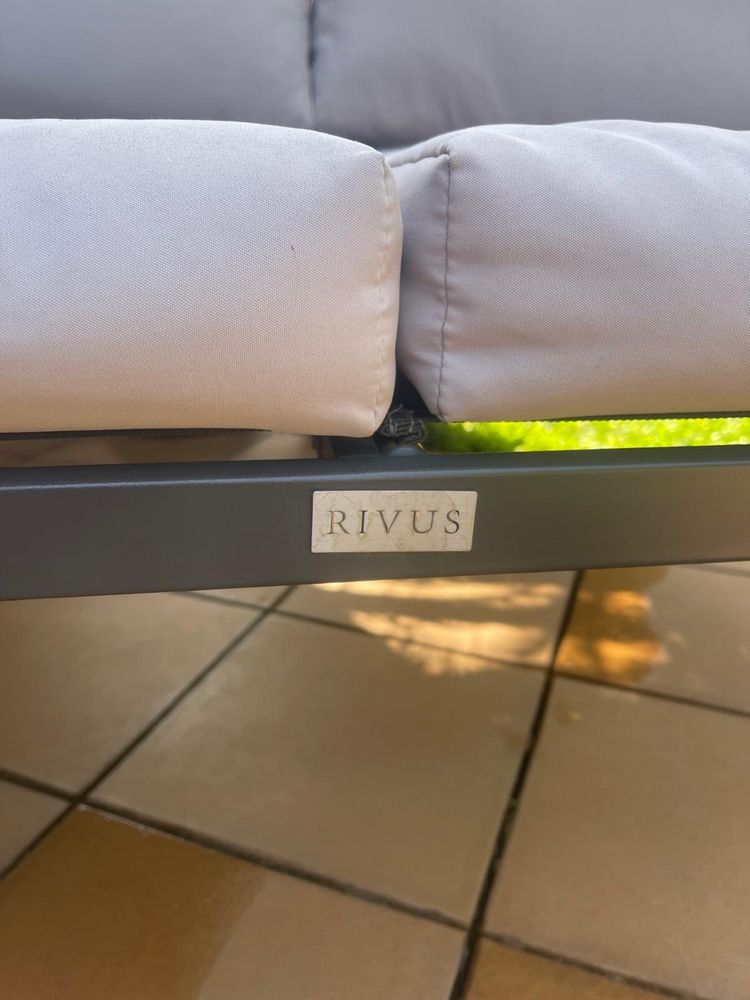 Sofa de jardim lugares.