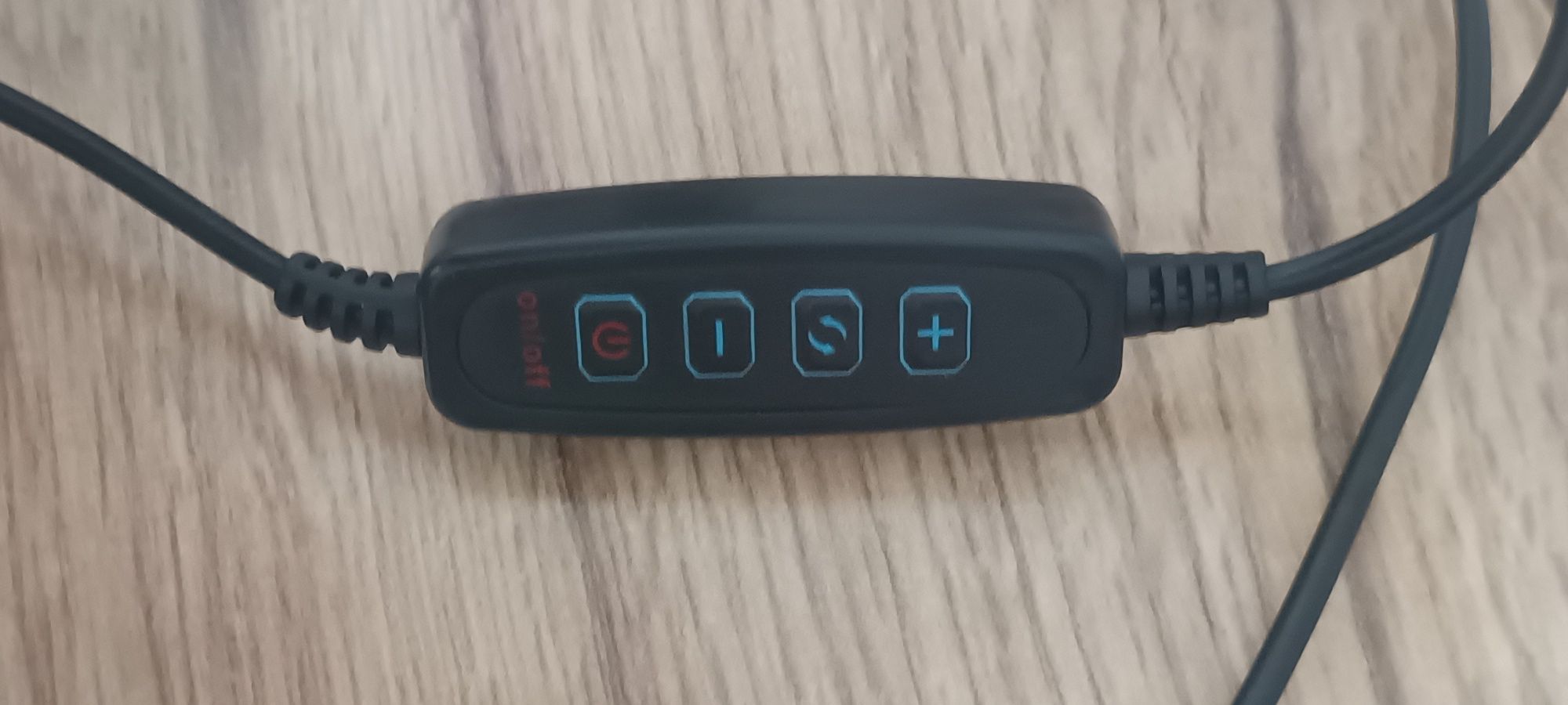 Lampka pierścieniowa LED z klipsem 360stopni
