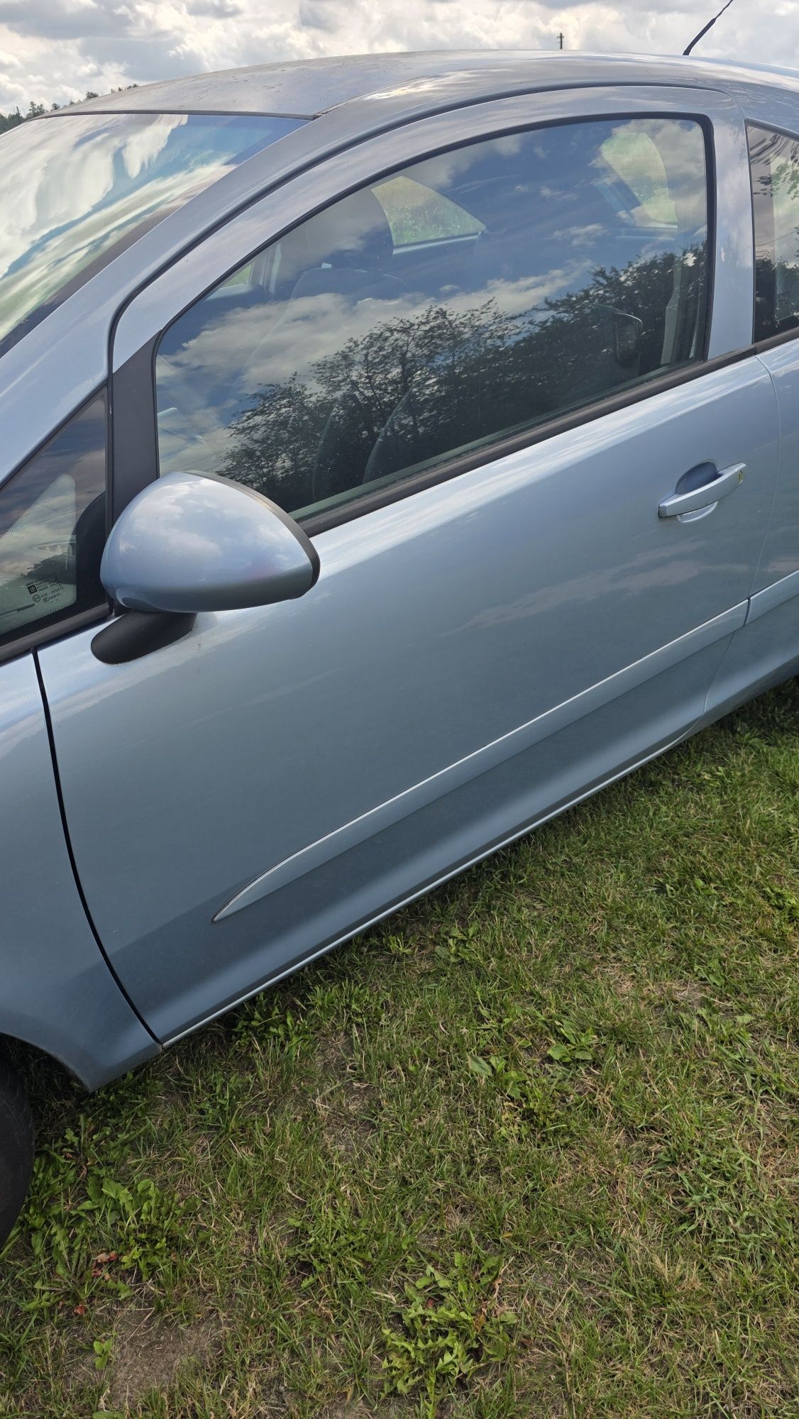 Dzwi Lewy Przód Opel Corsa D 2007r Z21C  3 dzwi
