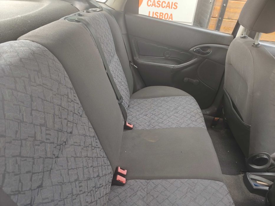 Ótimo carro após um pequeno acidente.