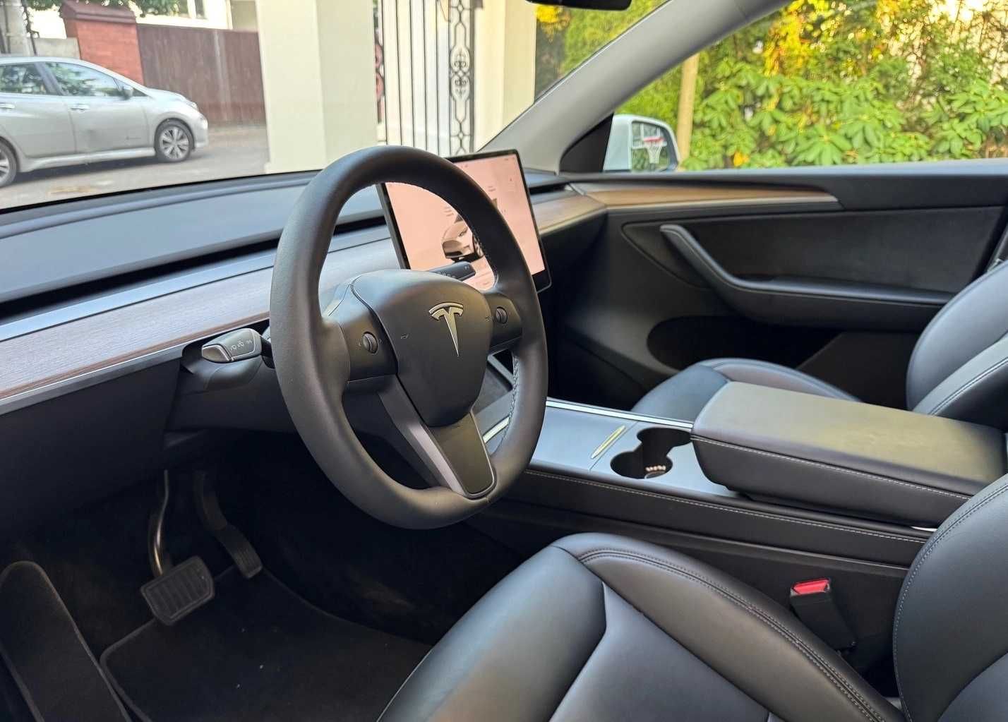 Продам Tesla Model Y 2023