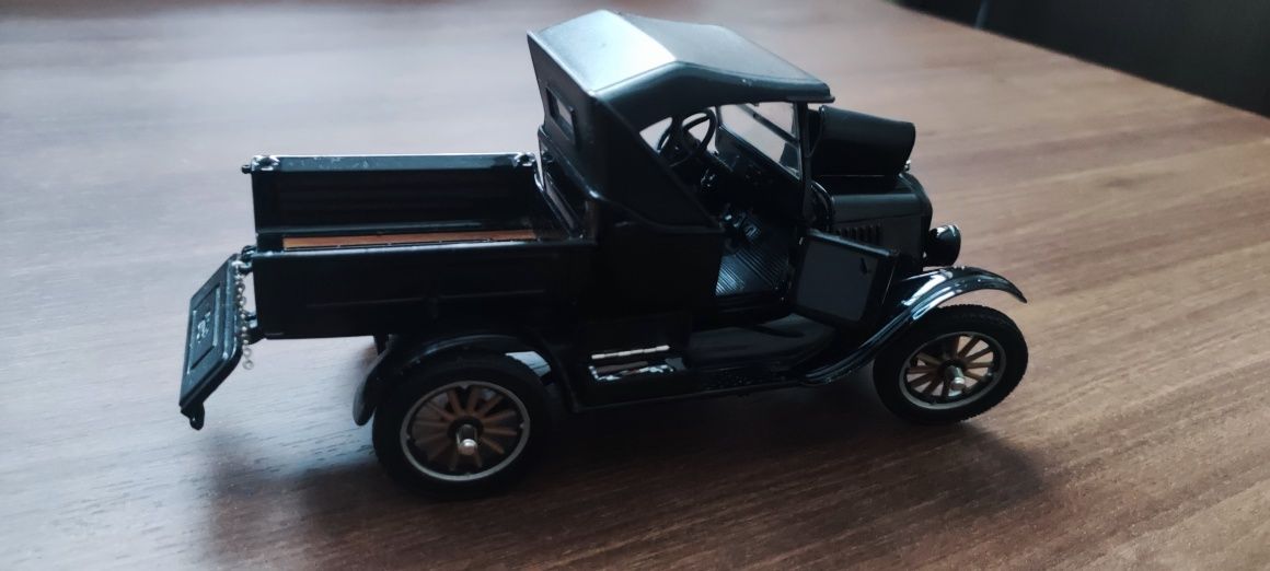 samochodziki zabawki, ford model t sunstar, bugatti, jaguar, cadillac