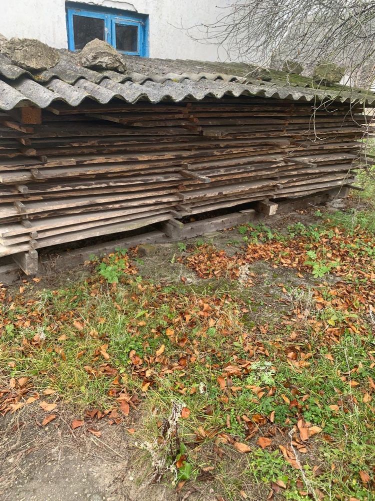 Ясінь порізаний дошки