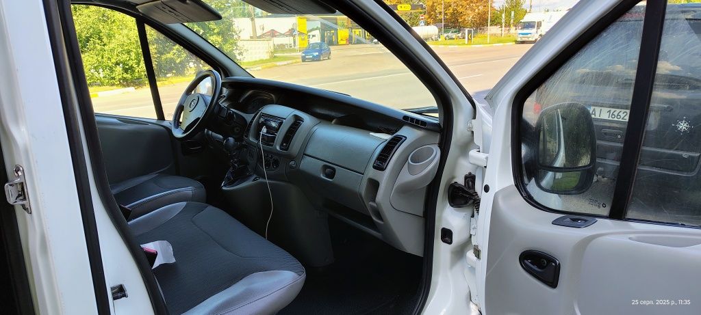 Продаж Opel Vivaro