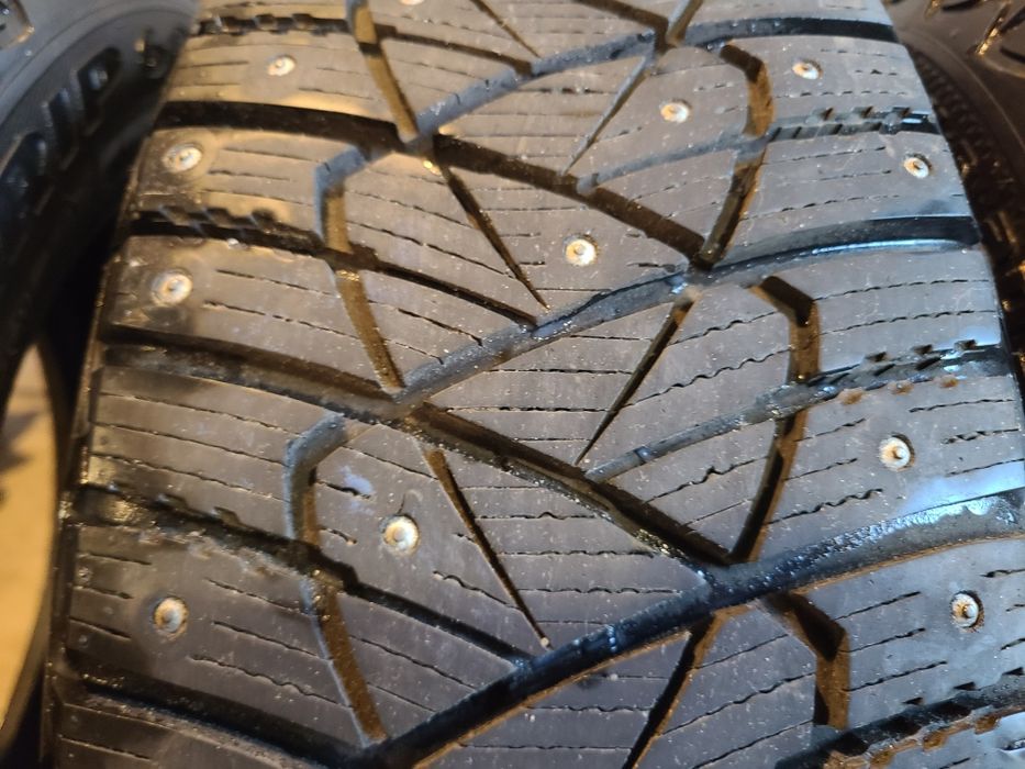 Goodyear UltraGrip 600