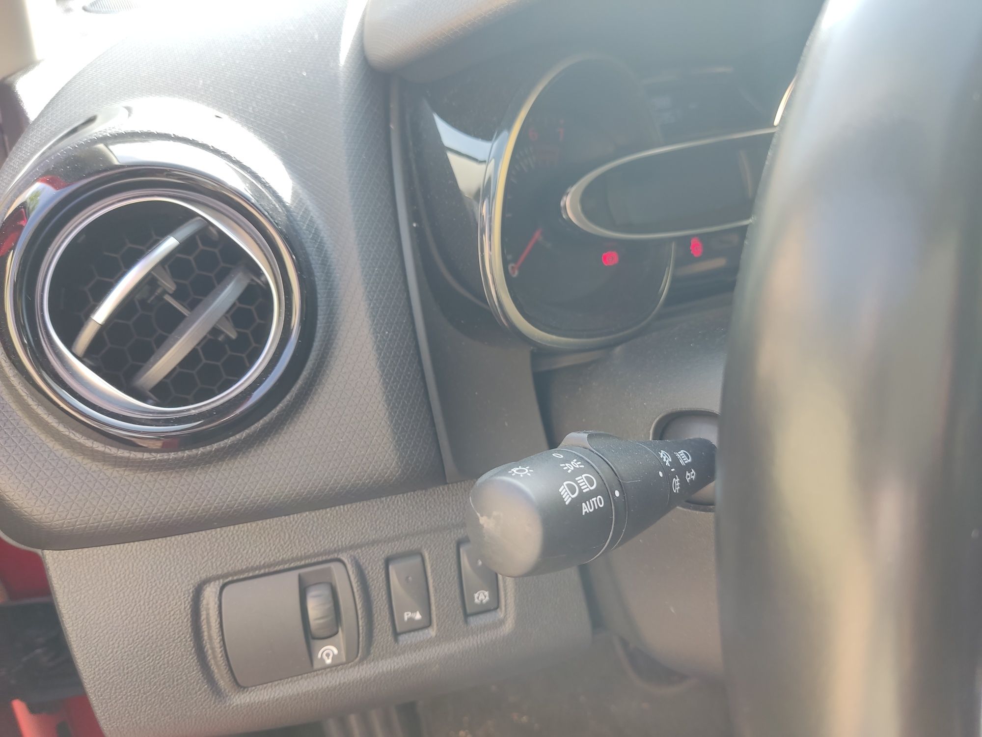 Renault Clio TCE 90cv