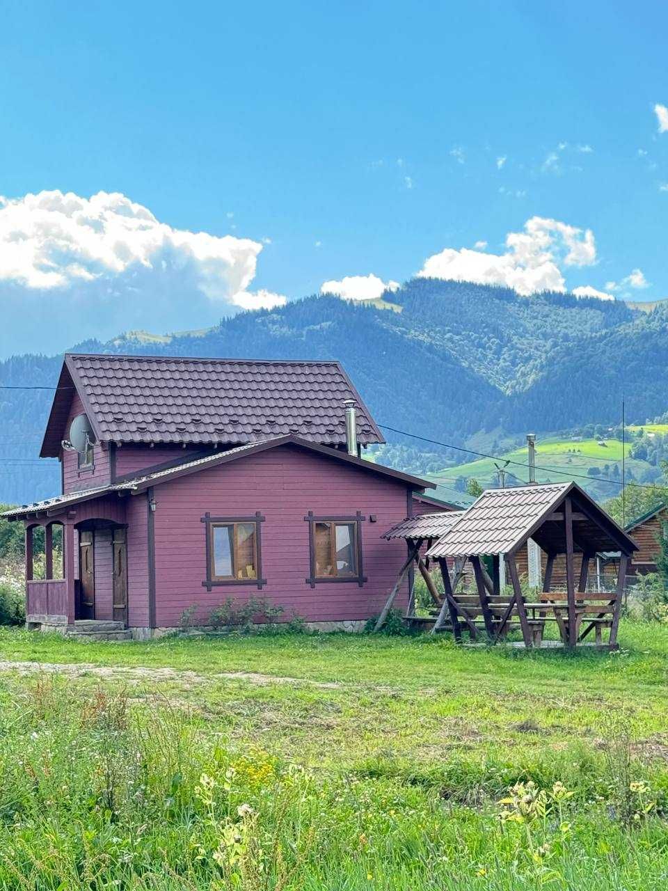 Будиночок в карпатах "Карпатська Світлиця"