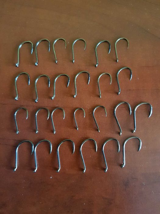 Haki na okonia z oczkami- 25 sztuk