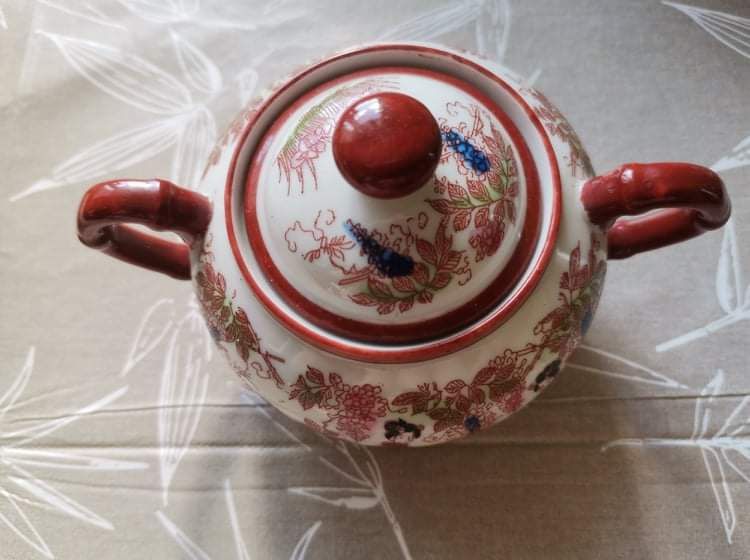 Porcelanowa kolekcjonerska japońska cukiernica sygnowana