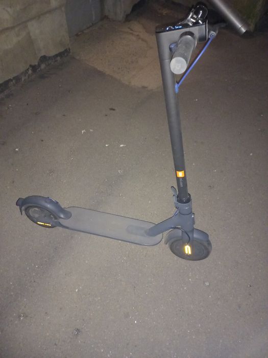 Электросамокат Xiaomi Mi Electric Scooter 3